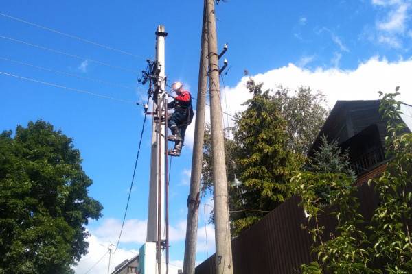 Энергетики восстановили электроснабжение более 60 % пострадавших от непогоды потребителей Смоленской области