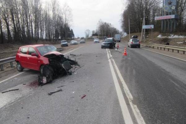 Полиция ищет свидетелей ДТП в Смоленске на улице Кутузова