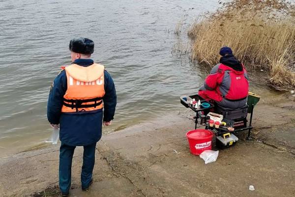 В Смоленске Инспекторы МЧС провели рейд на водоёме ТЭЦ-2 В Смоленске Инспекторы МЧС провели рейд на водоёме ТЭЦ-2