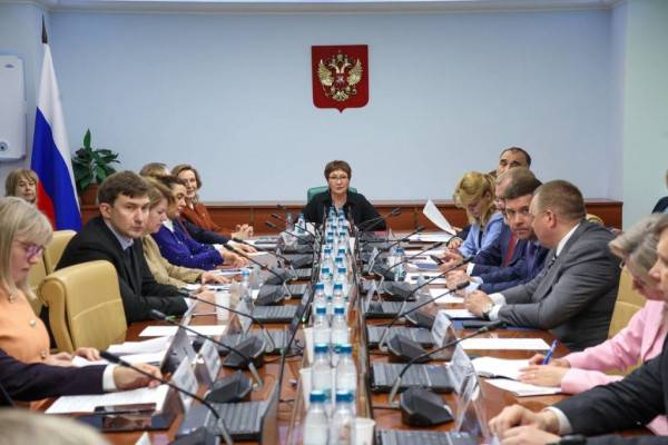 Проекты развития Смоленской области обсуждаются на заседании комитета Совета Федерации