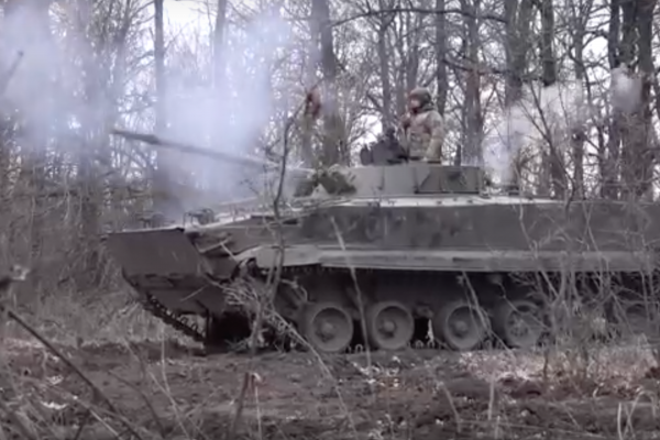 Российские экипажи БМП-3 громят противника на Купянском направлении