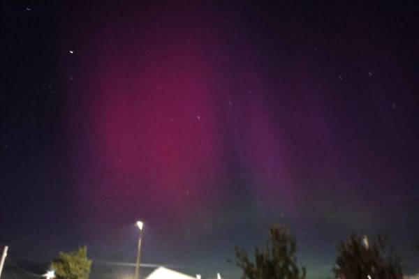 Жители Смоленска увидели северное сияние и космическую 