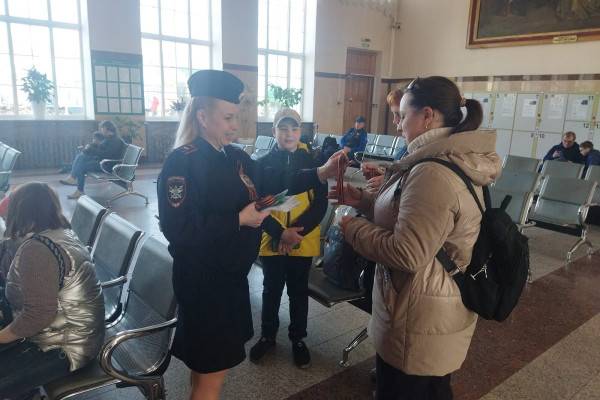 Транспортная полиция Смоленска приняла участие в акции «Георгиевская ленточка»