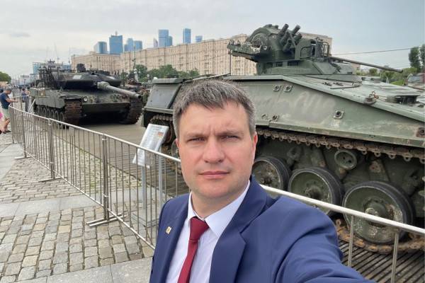 Регистрация крупных пабликов в Роскомнадзоре: ответственность блогеров и снижение ложной информации