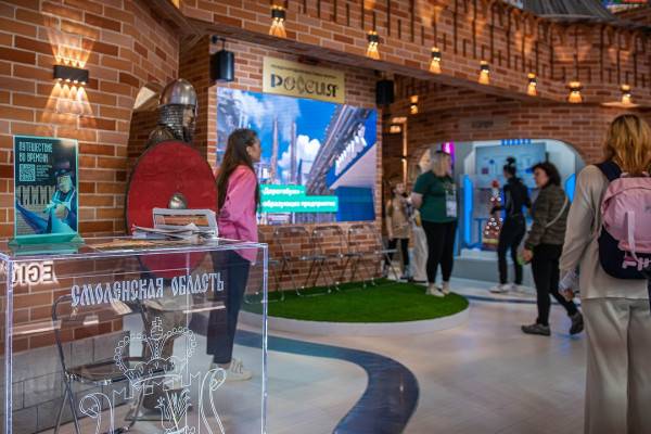 На выставке-форуме «Россия» смоляне исполнили песню «Катюша»