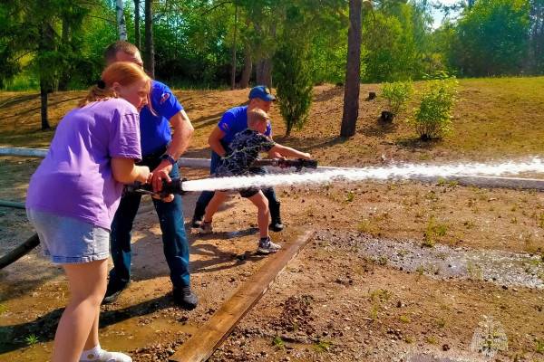 Школьники из Шумяческого района навестили 51 пожарно-спасательную часть