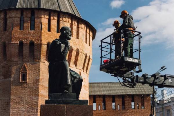 Ежегодная весенняя уборка памятников в Смоленске