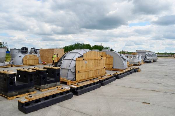 Завершена разгрузка новой паровой турбины, которая будет установлена на Смоленской ТЭЦ-2