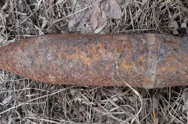 Более шестидесяти артиллерийских снарядов времен войны нашли в Руднянском районе