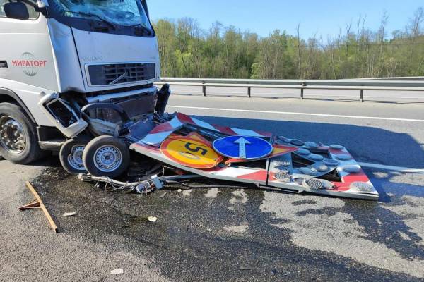 Работник дорожной службы погиб в ДТП на трассе Москва – Минск в Смоленской области