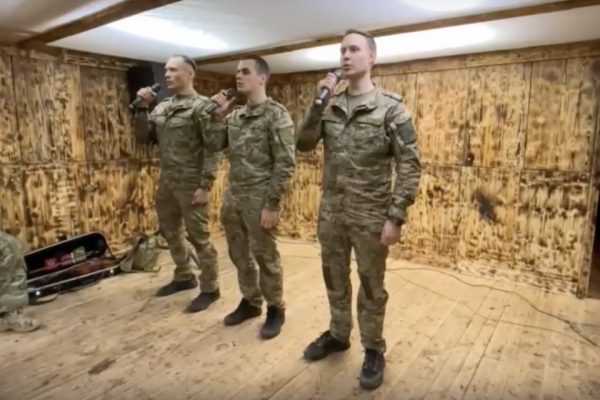 Концерт для военных танкистов от ансамбля песни и пляски ЦВО