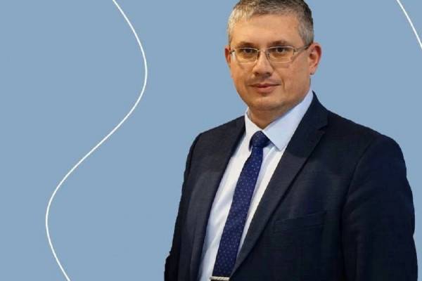 Глава Смоленска поздравил жительниц города с Днём Матери