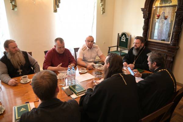 Прошла встреча митрополита Исидора и руководителя смоленского УФСИН Александра Трачука