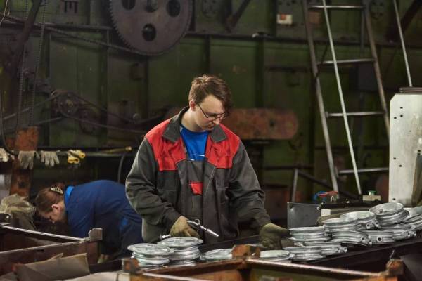 Рославльское предприятие получит 234 млн рублей на расширение импортозамещающего производства