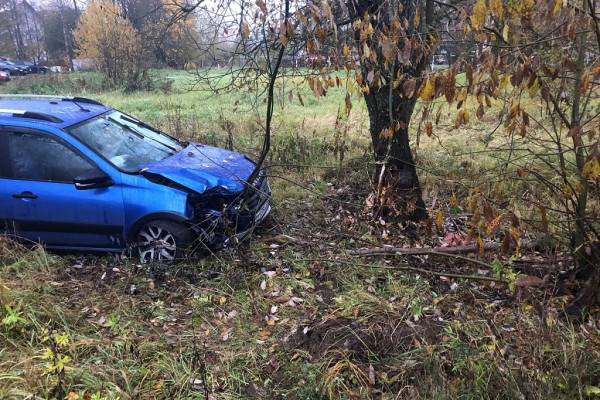 В Смоленской области LADA «вылетела» с трассы М1