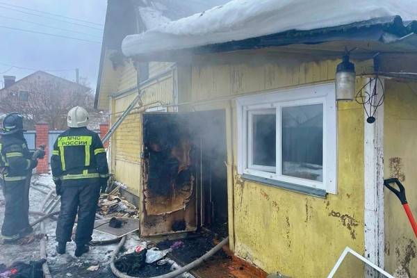 В Вязьме неисправность в холодильнике привела к пожару