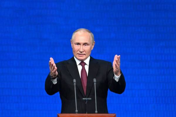 Смоленские волонтёры начали работу в колл-центре избирательного штаба Владимира Путина