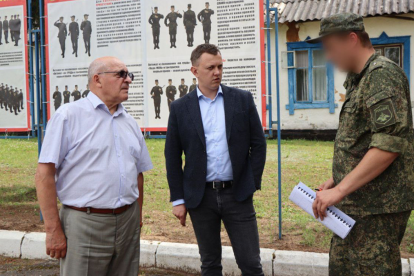 Участники проекта «Всё для фронта» посетили воинскую часть в Смоленском районе