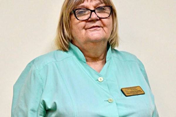 Героическая медсестра с полувековым стажем