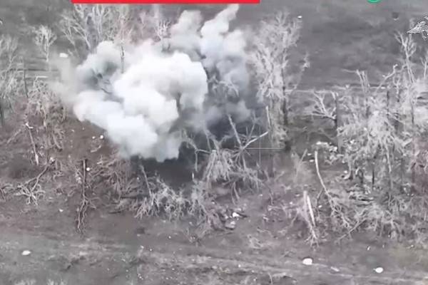 Расчёты FPV-дронов уничтожают пехоту ВСУ