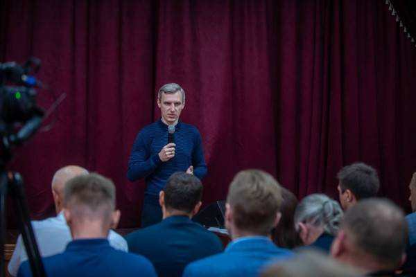 Губернатор Смоленской области проведёт встречу с жителями двух районов