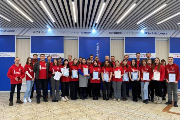 Сергей Неверов встретился в Смоленске с активистами «Волонтерской Роты» 