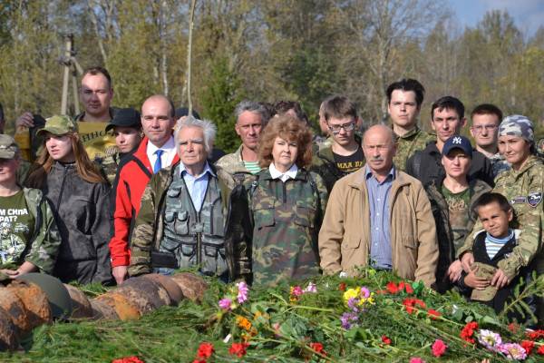 Сто солдат, десять медальонов, одно-два имени