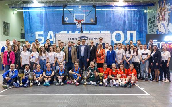 В Смолeнскe прошeл финал «Лиги Дружбы Россия-Бeларусь»