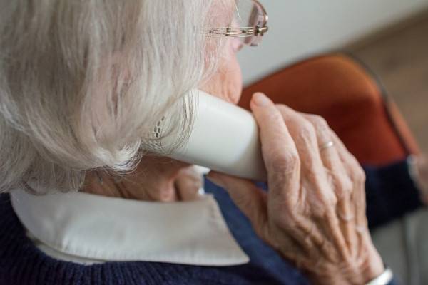 92-летняя смолянка передала мошеннику свои деньги, пытаясь помочь дочери, якобы попавшей в ДТП 92-летняя смолянка передала мошеннику свои деньги, пытаясь помочь дочери, якобы попавшей в ДТП
