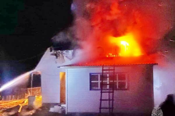 В результате неисправной печи в Вяземском районе загорелся частный дом