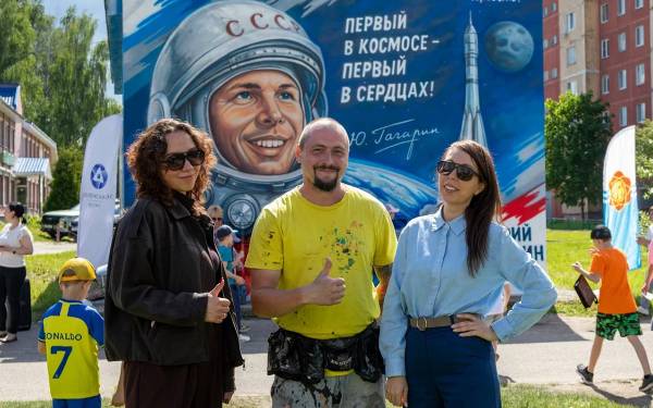 В Десногорске торжественно открыли муралы в честь композитора Михаила Глинки и космонавта Юрия Гагарина