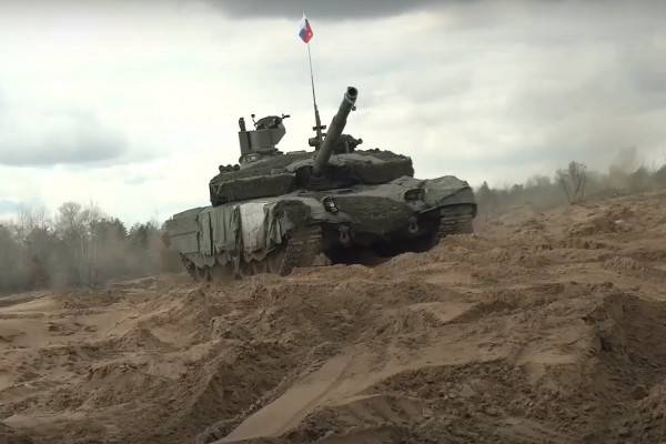 Экипажи танков Т-90М «Прорыв» ЦВО оттачивают боевые навыки в тыловом районе СВО