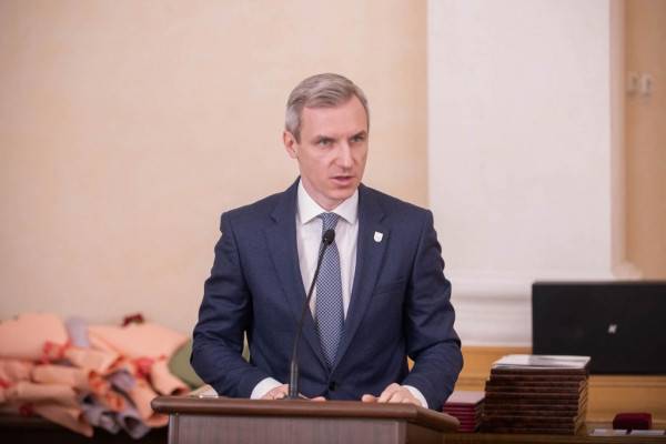 Василий Анохин подчеркнул, что для решения задач, стоящих перед регионом, необходимо объединить усилия и работать как единая команда