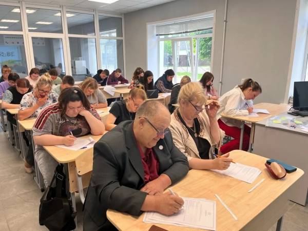 Студенты и преподаватели Козловского колледжа приняли участие в агродиктанте
