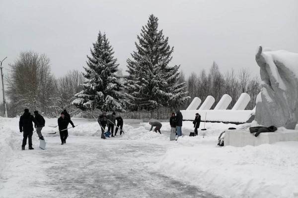 В Смоленской области осуждённые приняли участие в субботнике