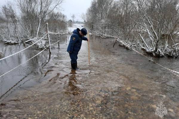 В Краснинском районе Смоленской области произошёл перелив автодороги
