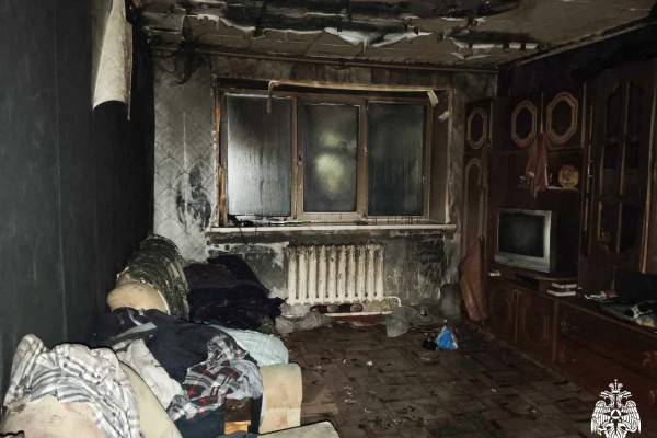 Ночной пожар в Смоленске: масштабные разрушения и оперативное реагирование