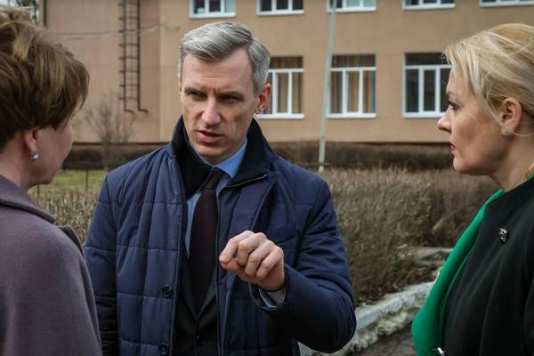 Василий Анохин поручил отремонтировать общежитие Лицея имени Кирилла и Мефодия в Смоленске