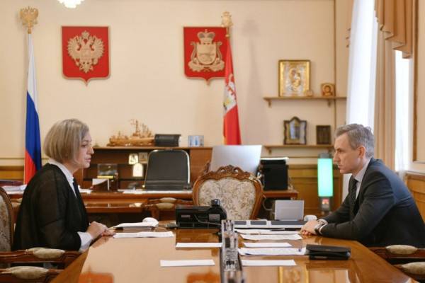 Василий Анохин провёл встречу с Уполномоченным по правам ребенка в Смоленской области Натальей Зуевой Василий Анохин провёл встречу с Уполномоченным по правам ребенка в Смоленской области Натальей Зуевой