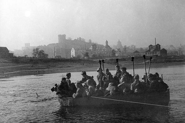 Разгром важнейшего стратегического узла обороны немцев на западном направлении 