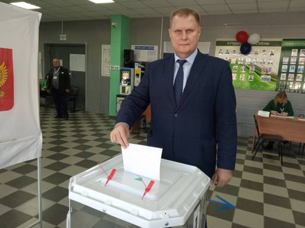 Юрий Кашанский, депутат Смоленской областной Думы, принял участие в голосовании