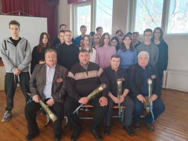 Урок патриотического воспитания, посвященный 10-ти летию присоединения Крыма в состав России!