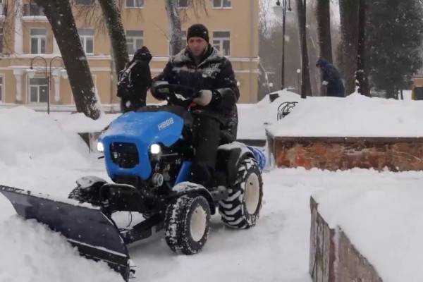 «Зеленстрой» закупил новую технику для уборки общественных территорий Смоленска