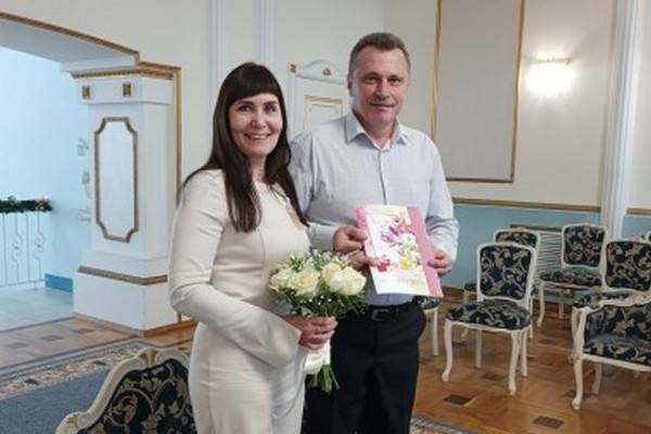 В Смоленске поздравили «жемчужных» юбиляров семейной жизни