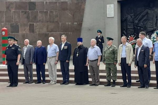 Сотрудники Пограничного управления ФСБ России по Смоленской области торжественно приняли присягу