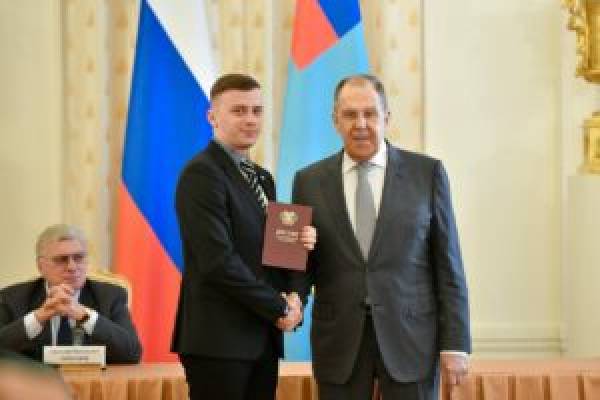 Тихонов получил диплом после переобучения