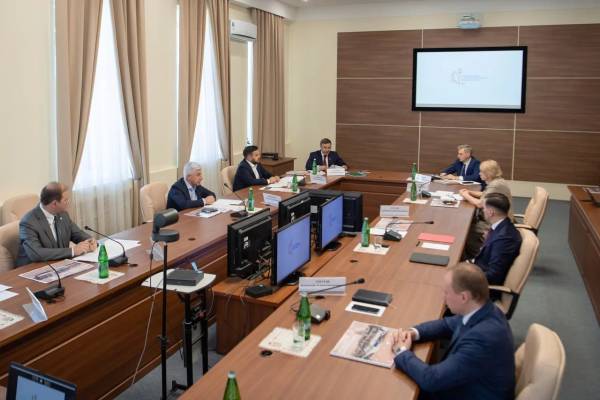 Глава региона Василий Анохин провел рабочую встречу с Министром науки и высшего образования РФ Валерием Фальковым