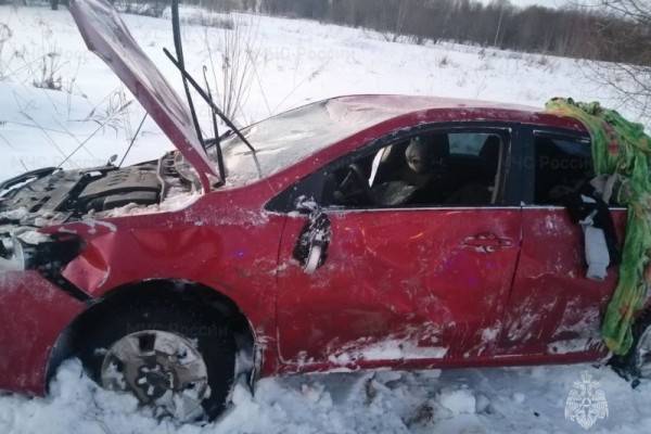 На автодороге в Демидовском районе легковушка опрокинулась в кювет