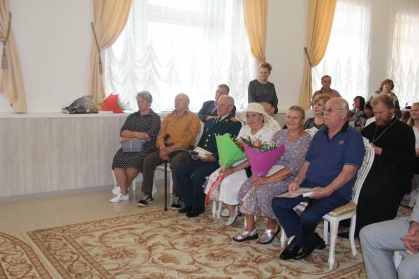 В Рославле чествовали супружеские пары с долгой семейной историей