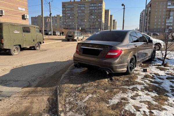 Неправильная парковка в Смоленске: масштаб проблемы и меры реагирования